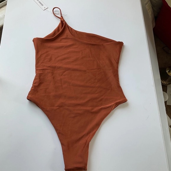 Sister Swim Womens One Shoulder Sleeveless One-Piece Swim Terracotta Size Medium - Picture 2 of 12
